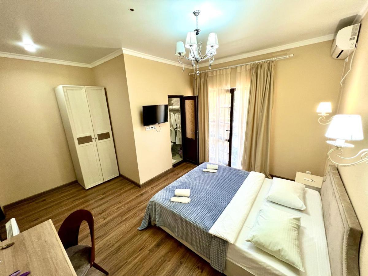 Hotel In Sukhum Sukhumi Eksteriør bilde