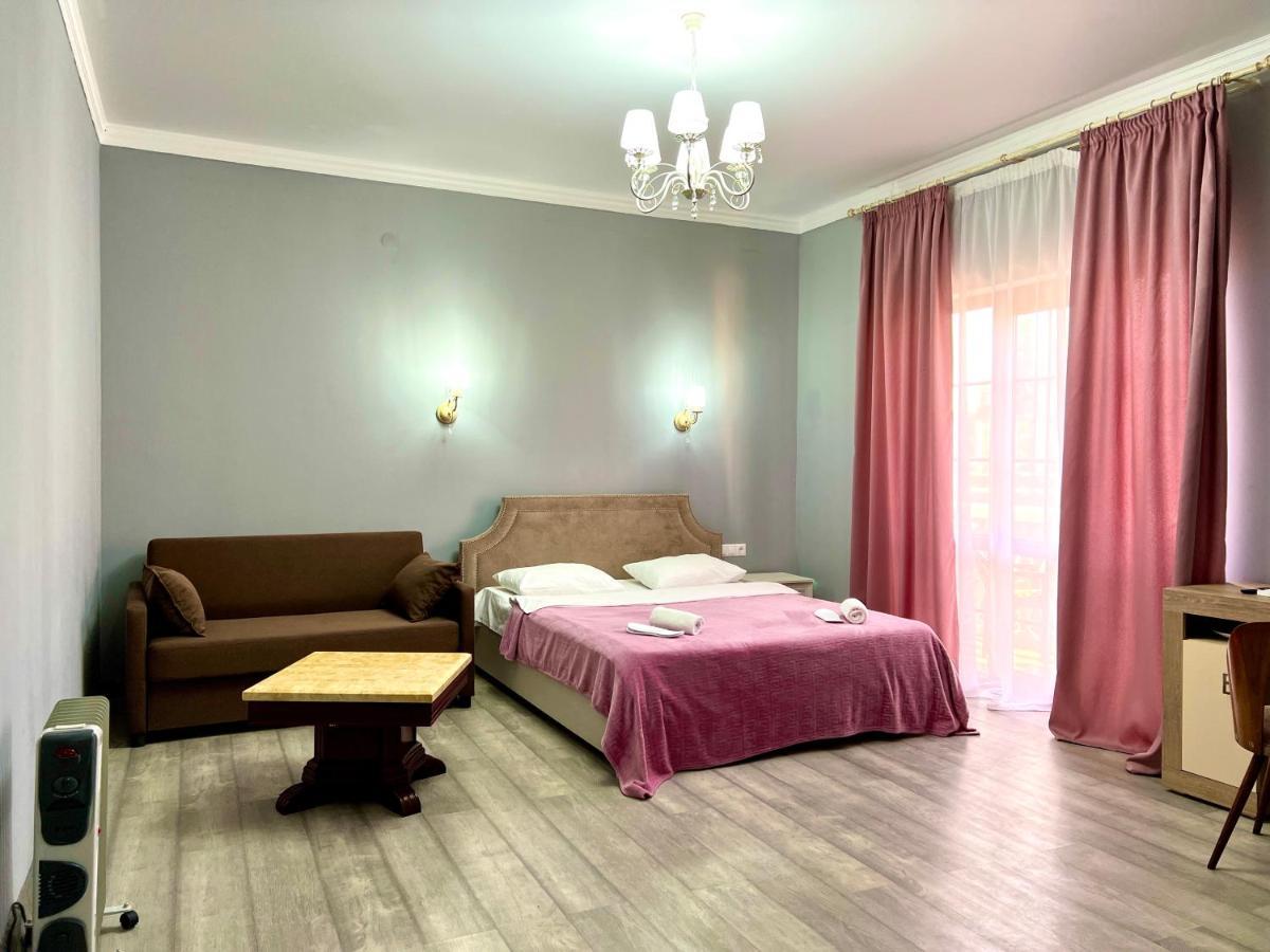 Hotel In Sukhum Sukhumi Eksteriør bilde