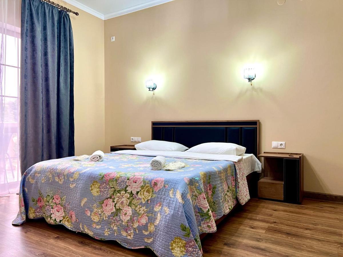 Hotel In Sukhum Sukhumi Eksteriør bilde
